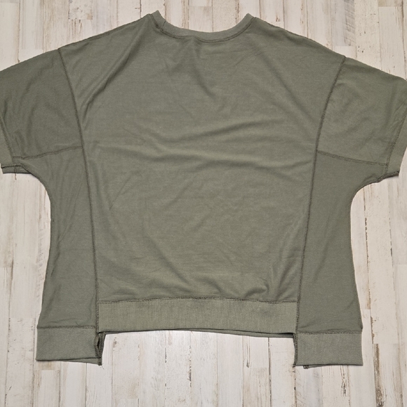 Casual Olive Short Sleeve - Picture 3 of 3